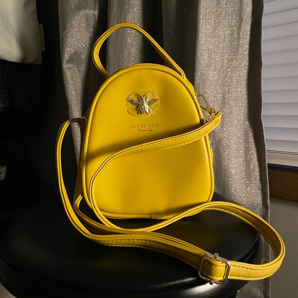 Bee Crossbody Shoulder Bag by Aluda Piju NWOT